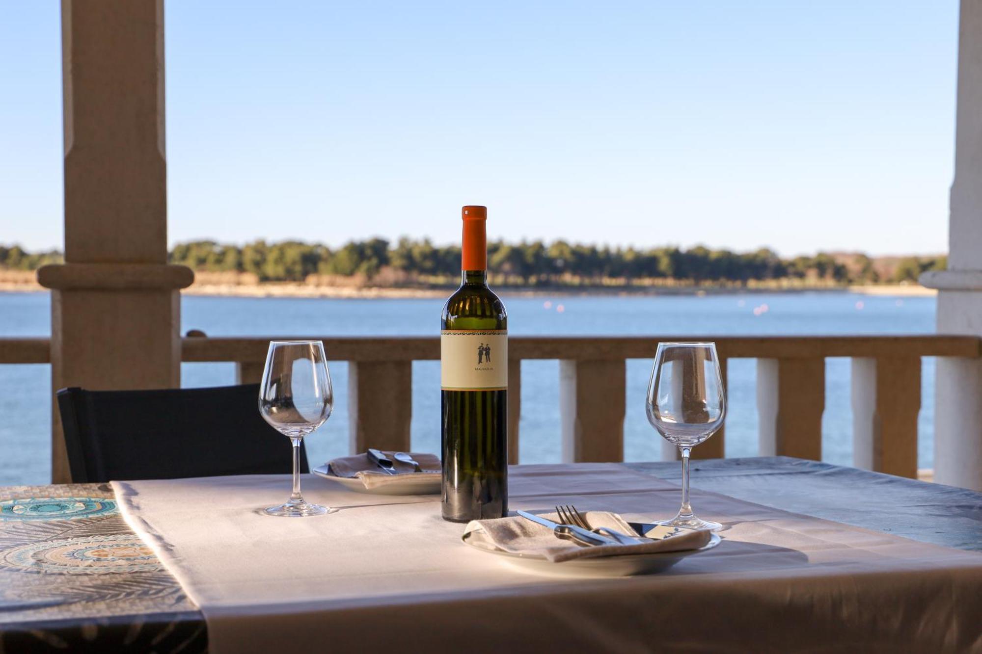Novigrad Istria City Center Coastal Escape - Apartments With Sea View Or Cozy Room מראה חיצוני תמונה