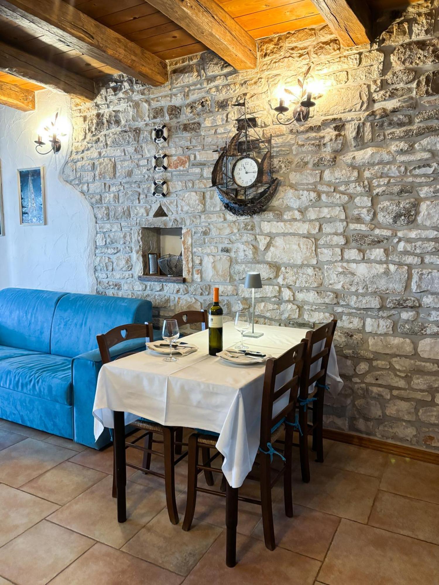 Novigrad Istria City Center Coastal Escape - Apartments With Sea View Or Cozy Room מראה חיצוני תמונה