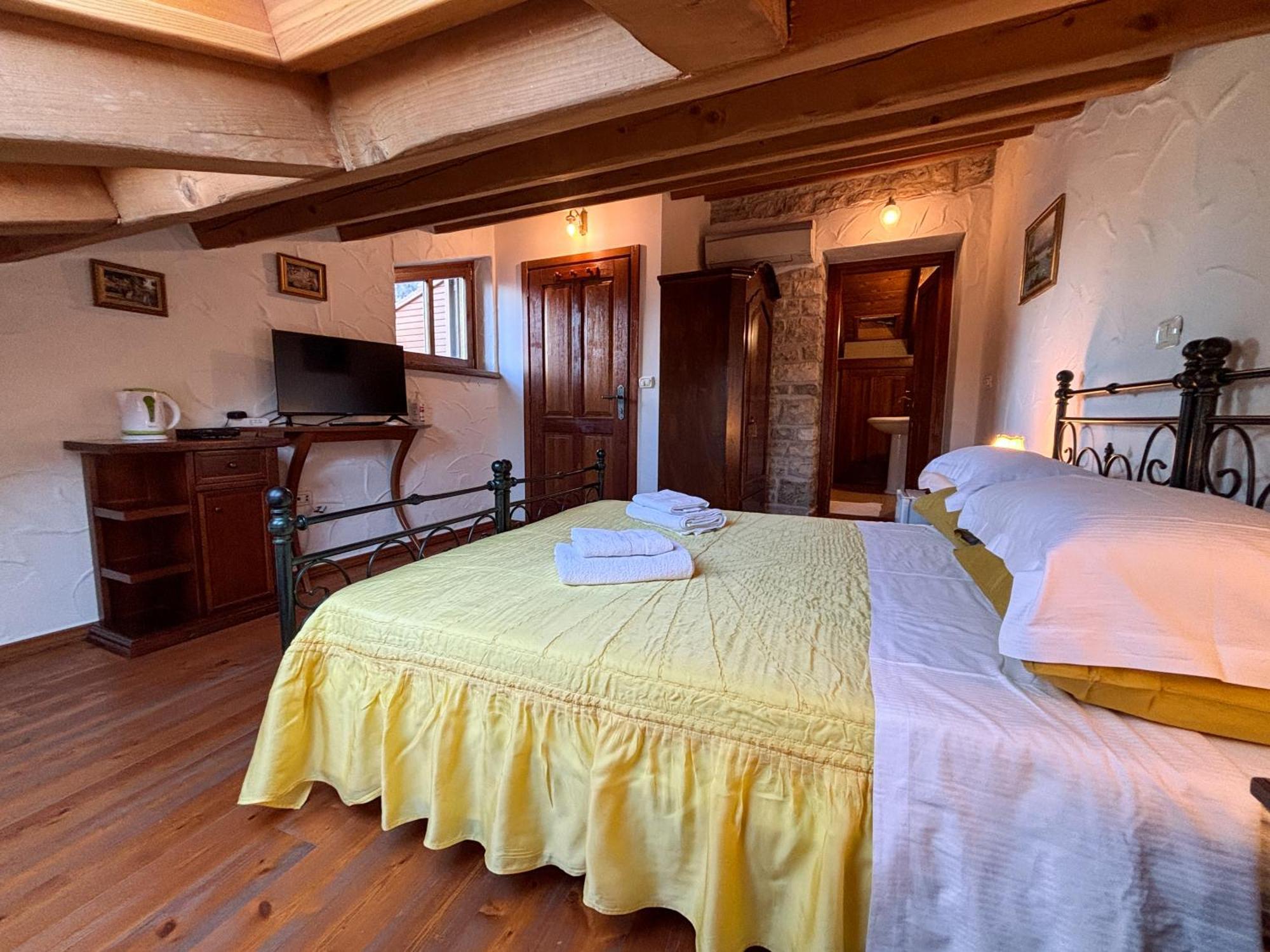 Novigrad Istria City Center Coastal Escape - Apartments With Sea View Or Cozy Room מראה חיצוני תמונה